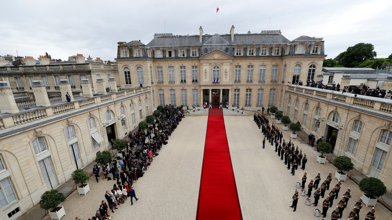 «Pas besoin de ça»: les journalistes déplorent la nomination à l'Elysée de leur confrère Roger-Petit