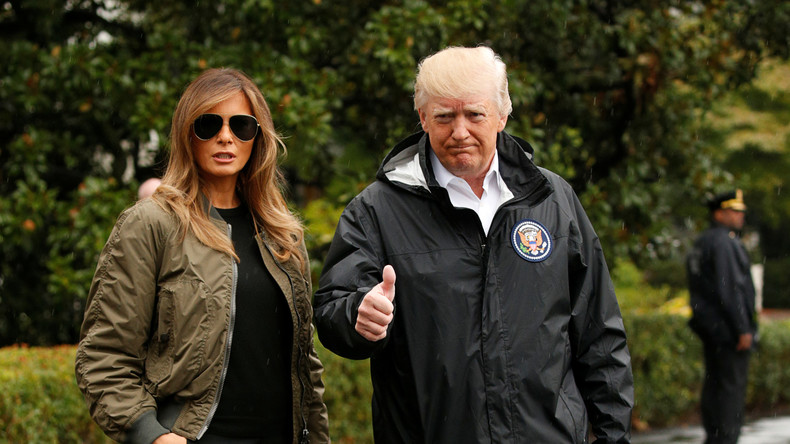 La tenue de Melania pour rencontrer les sinistrés du Texas : entre fascination et consternation