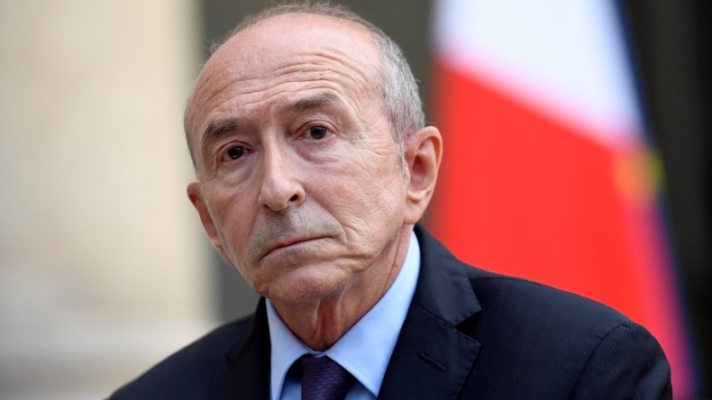 Lapsus : Collomb annonce «la sortie de l'Etat de droit»... «de l'état d'urgence, pardon» (VIDEO)