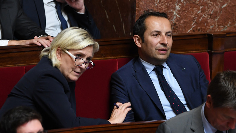 Le projet de loi antiterroriste, un «petit manuel de politesse» aux terroristes selon un député FN