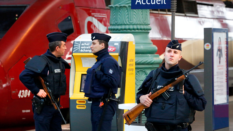 Déraillements de trains, incendies de forêt... Les sinistres plans des djihadistes vus par la police