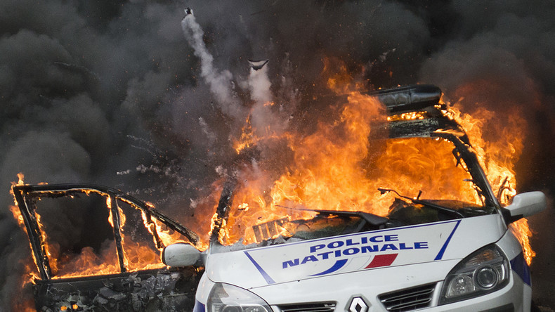 Procès de la voiture de police incendiée sur le quai de Valmy : la justice doit-elle être clémente ?