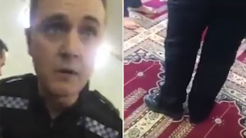 Royaume-Uni : des policiers suscitent la colère en entrant dans une mosquée avec leurs chaussures