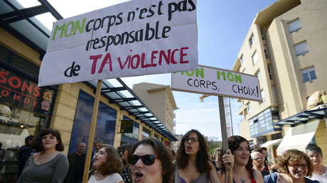 «Slut Walk» organisée le 6 octobre 2012 à Aix-en-Provence, pour protester contre les abus sexuels. 