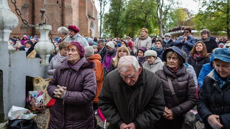 Contre «l'islamisation de l'Europe», des milliers de catholiques polonais prient à leurs frontières