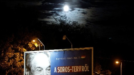 Une affiche pour inciter les Hongrois à participer à la Consultation sur le plan Soros à Budapest, le 4 octobre