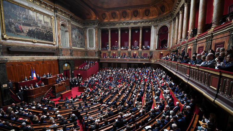 Le Parlement adopte la surtaxe sur les 320 plus grandes sociétés