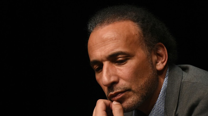 Tariq Ramadan contre-attaque en publiant des conversations avec l'une de ses accusatrices