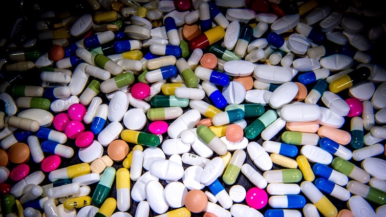 Cour des comptes : contrôler les médecins et le prix des médicaments pour combler le trou de la Sécu