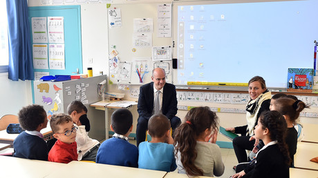 Le ministre de l'Education Jean-Michel Blanquer lors d'une visite d'une école à Toulouse, le 24 novembre