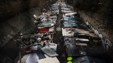 Un camp de Roms après son évacuation à Paris