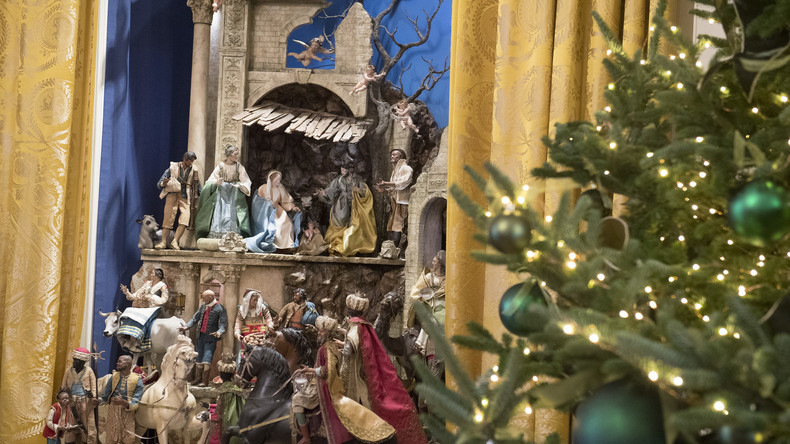 Crèches de Noël : comment Ménard et Wauquiez rusent pour contourner l'interdiction