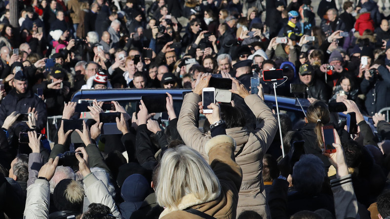 Marine Le Pen recalée de l'hommage à Johnny Hallyday