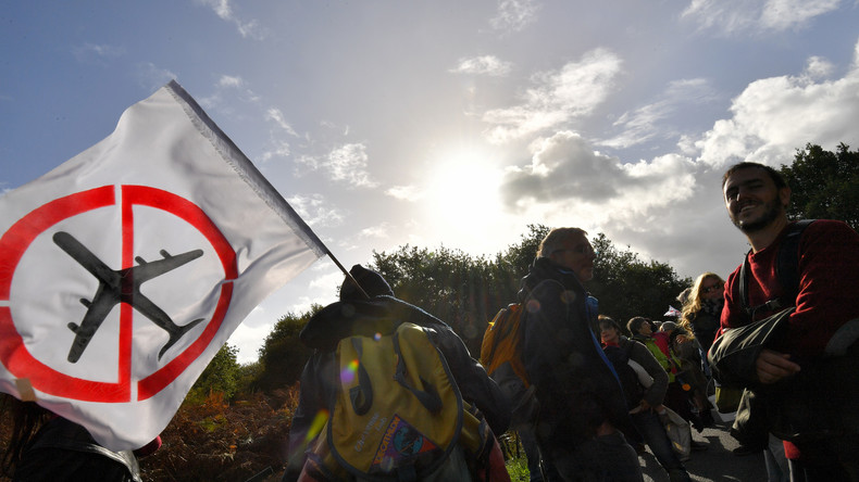 «Un projet utopique et une escroquerie» : Philippe de Villiers étrille Notre-Dame-des-Landes