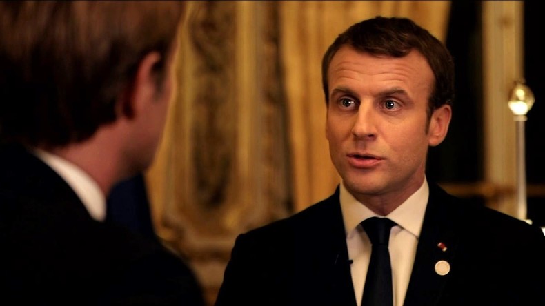 «Deux bons copains» : opposition et journalistes dénoncent l'interview de Macron sur France 2