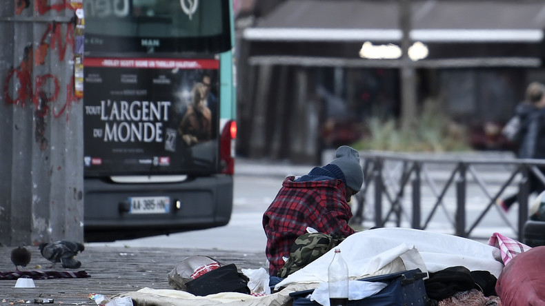 Centres d'hébergement saturés : les sans-abri toujours dans la rue malgré les promesses
