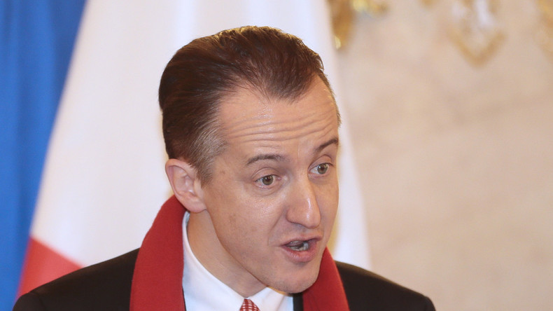 De journaliste à rappeur : MC Christophe Barbier sort de (nouvelles) rimes pour Emmanuel Macron