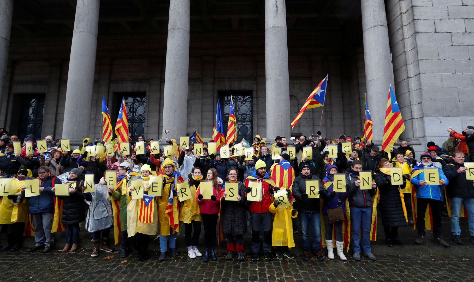 45 000 personnes manifestent à Bruxelles pour l'indépendance de la Catalogne (IMAGES)