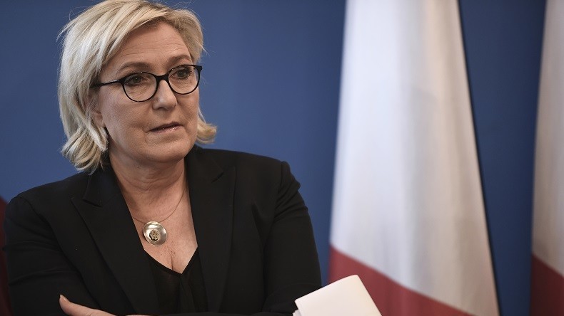 La fin du Front national ? Marine Le Pen veut entamer la mue du parti pour qu'il puisse gouverner