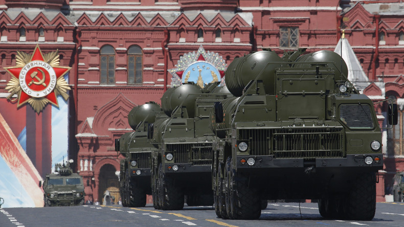 La Russie déploie un nouveau système de missiles de défense sol-air S-400 en Crimée (VIDEO)