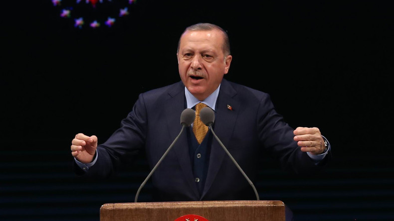 Erdogan menace de lancer une offensive pour débarrasser une ville syrienne de la «terreur» kurde