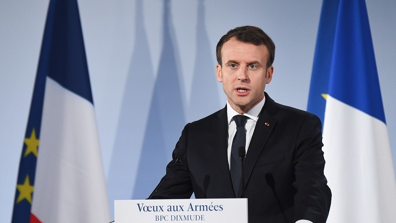 Emmanuel Macron confirme la création de son service national universel – qu’a-t-il en tête ?