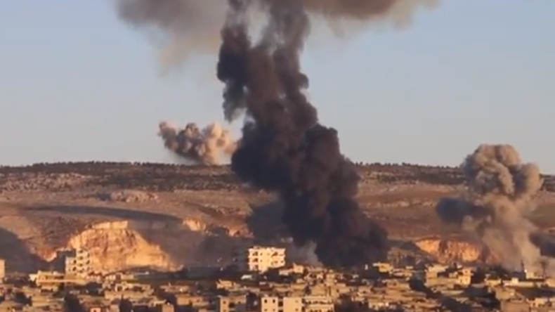 Opération «Rameau d'olivier» : images de la ville syrienne d'Afrin bombardée par les F-16 turcs
