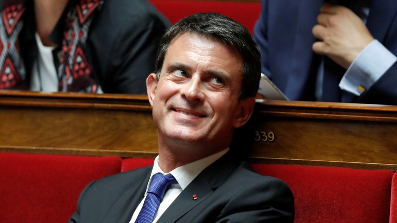 Quand il veut rester anonyme, Manuel Valls prétend être... Benoît Hamon