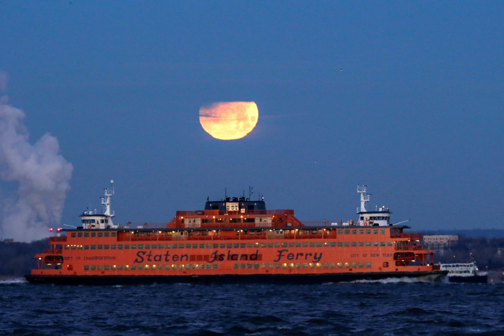 Pour la première fois depuis 150 ans, voici la «super Lune bleue de sang» (IMAGES)