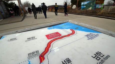 Carte représentant les deux Corées et la frontière les séparant (Image d'illustration)