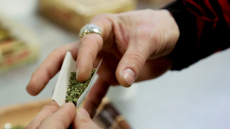 Des amendes à payer sur place pour les fumeurs de cannabis