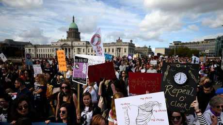 Manifestants lors d'une marche pro-avortement à Dublin le 30 septembre 2017