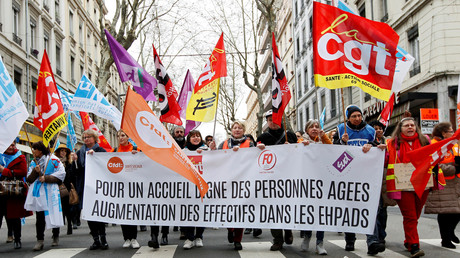 Des grévistes manifestent dans les rues de Lyon 