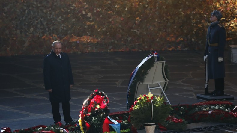 Bataille de Stalingrad : la Russie célèbre les 75 ans du triomphe de l'armée soviétique (VIDEOS)