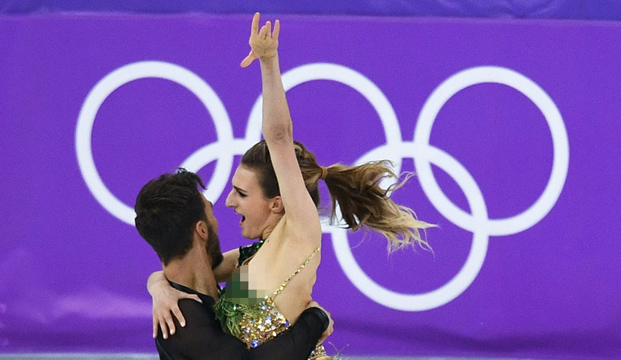 Gêne aux JO : le costume de la patineuse française se détache en pleine compétition (PHOTOS)