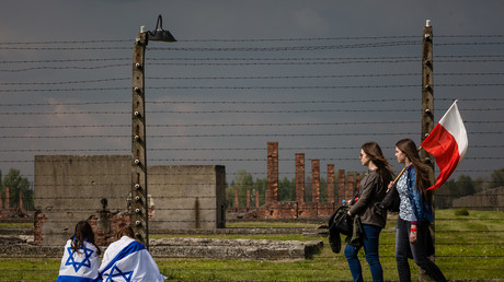 Des participants à la «Marche des vivants» au camp d'Auschwitz-Birkenau, le 5 mai 2016 (image d'illustration)