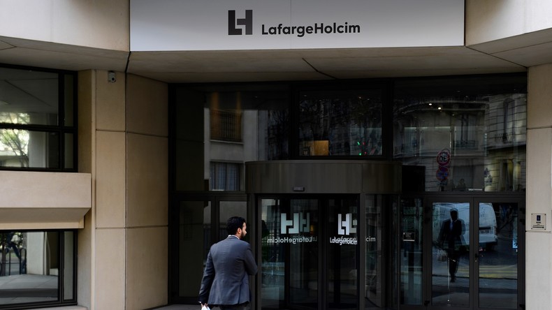 Après l'avoir nié, le Quai d'Orsay reconnaît avoir été en contact avec Lafarge en Syrie
