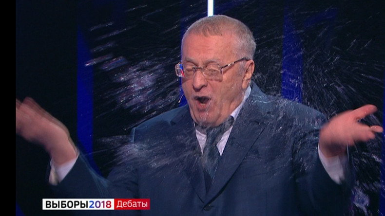 «Sale p*** !» : verre d'eau et insultes, un débat pour la présidentielle russe dégénère (VIDEO)