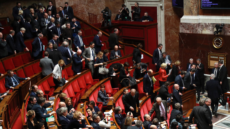 En catimini, l'Assemblée va examiner une loi sur le secret des affaires