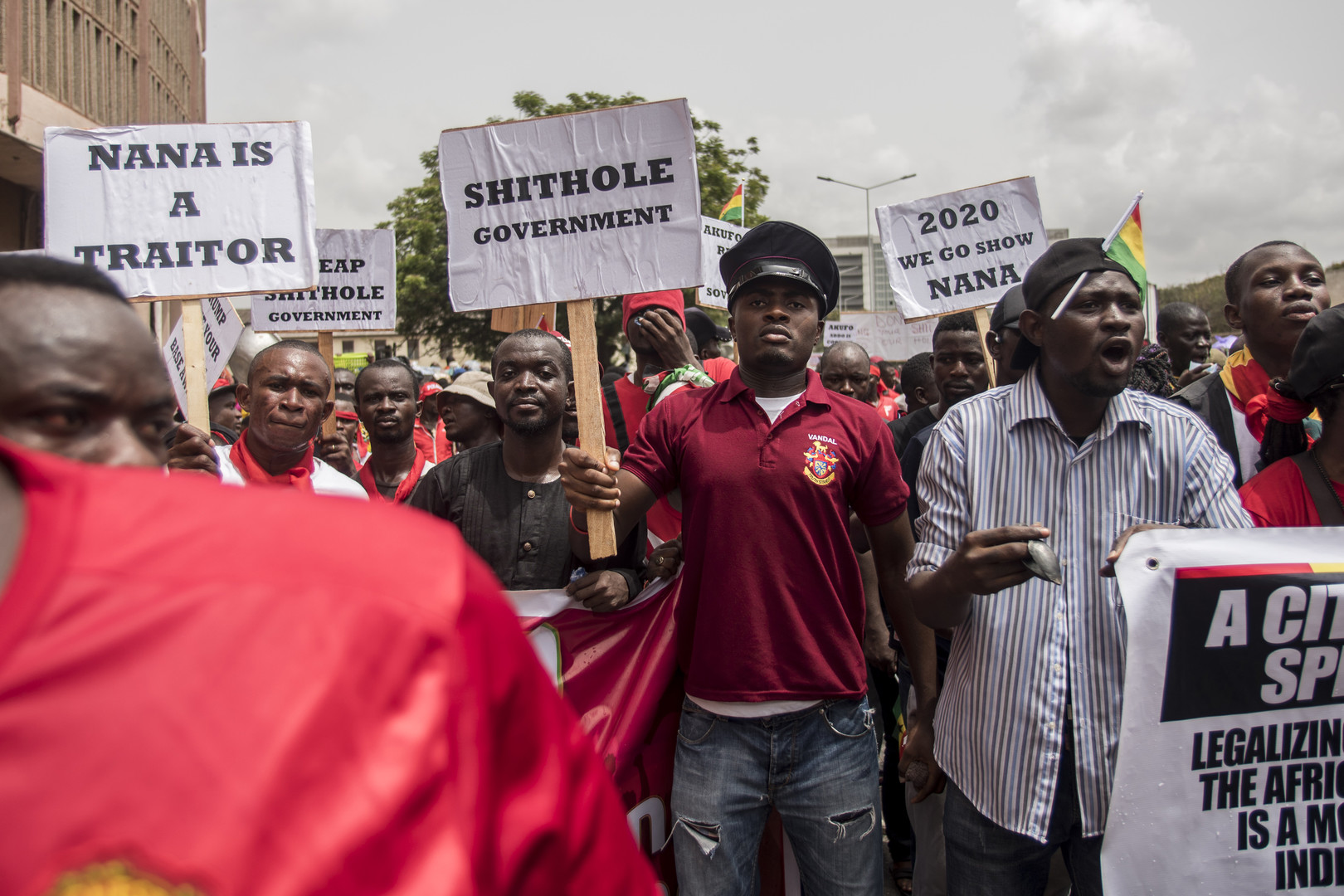 Des centaines de Ghanéens manifestent contre un accord de défense avec les Etats-Unis (PHOTOS)