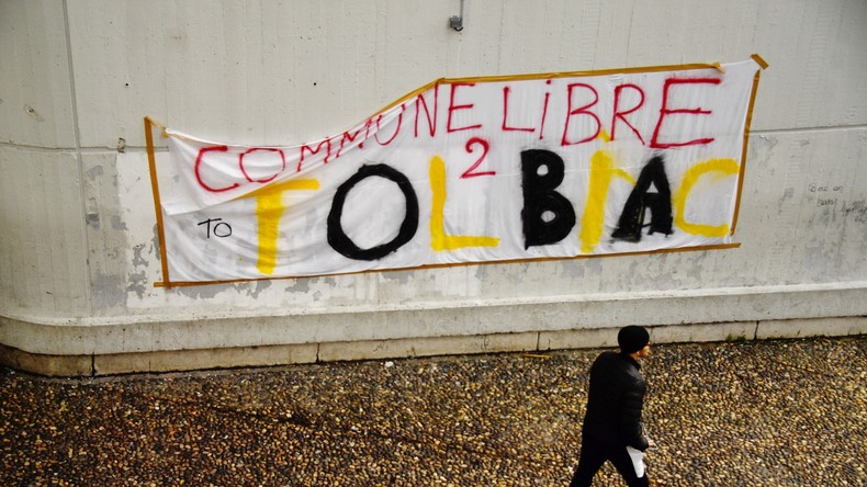 Affrontement entre pro et anti-blocus à l'université de Tolbiac à Paris : 6 interpellations (VIDEOS)