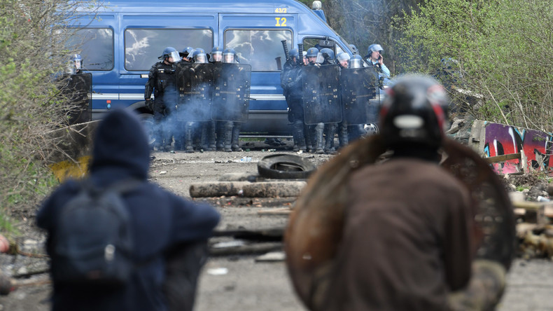 Violences, affrontements : le bilan des opérations d'expulsions de la ZAD de NDDL (PHOTOS, VIDEOS)