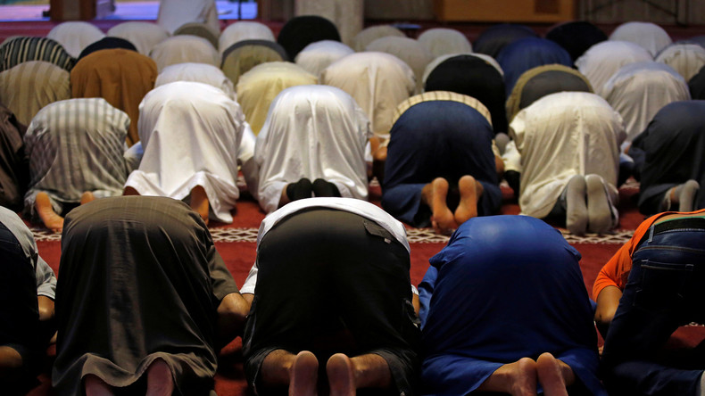 Faut-il laisser des imams étrangers venir en France pour le ramadan en mai ?