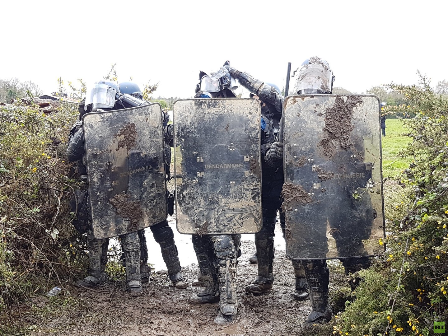 Violences, affrontements : le bilan des opérations d'expulsions de la ZAD de NDDL (PHOTOS, VIDEOS)