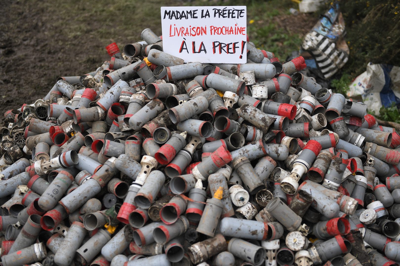 Violences, affrontements : le bilan des opérations d'expulsions de la ZAD de NDDL (PHOTOS, VIDEOS)