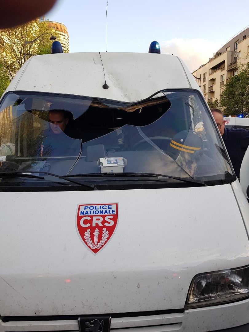 Evacuation de Tolbiac : les policiers dénoncent une «tentative de meurtre» (PHOTOS)