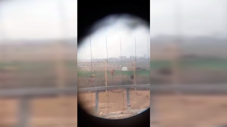 Capture d'écran de la vidéo du sniper tirant sur un Palestinien à la frontière entre la bade de Gaza et Israël