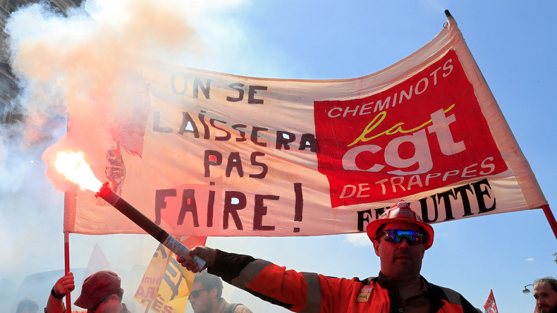 SNCF : les syndicats vont faire voter les salariés sur la réforme, le gouvernement maintient le cap