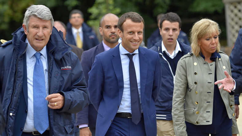 Villiers et Macron : l'amitié improbable entre le souverainiste et l'europhile convaincu