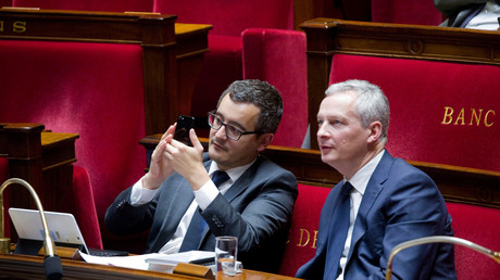 Gérald Darmanin et Bruno Le Maire en plein travail à l'Assemblée nationale, octobre 2017, illustration